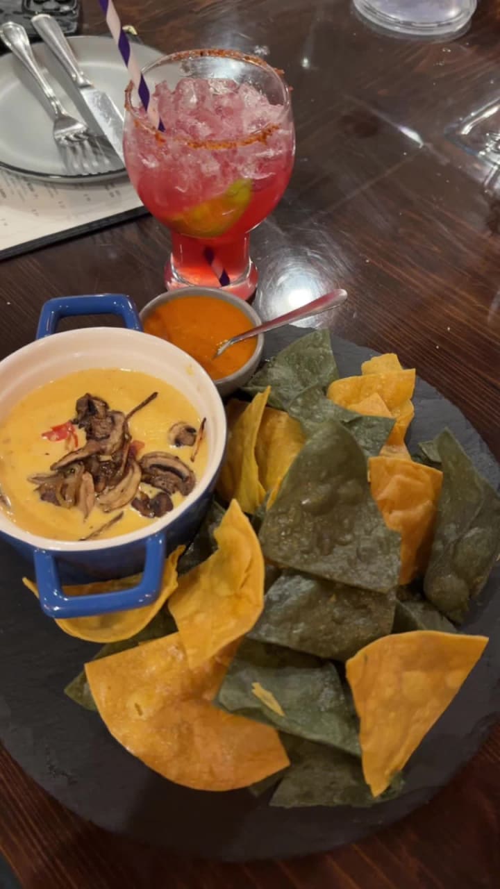 El Sazon Cocina & Tragos