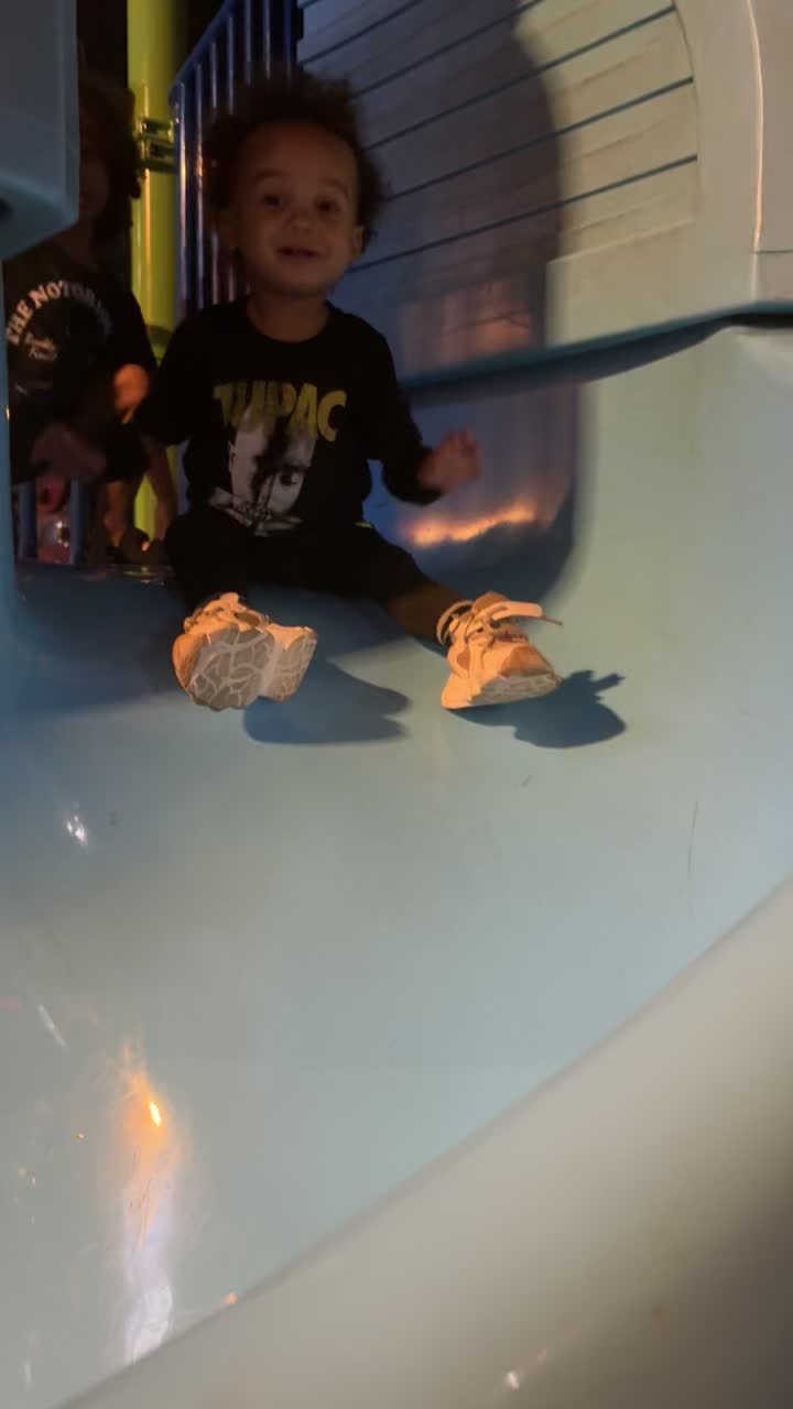 Boombozz Craft Pizza & Taphouse