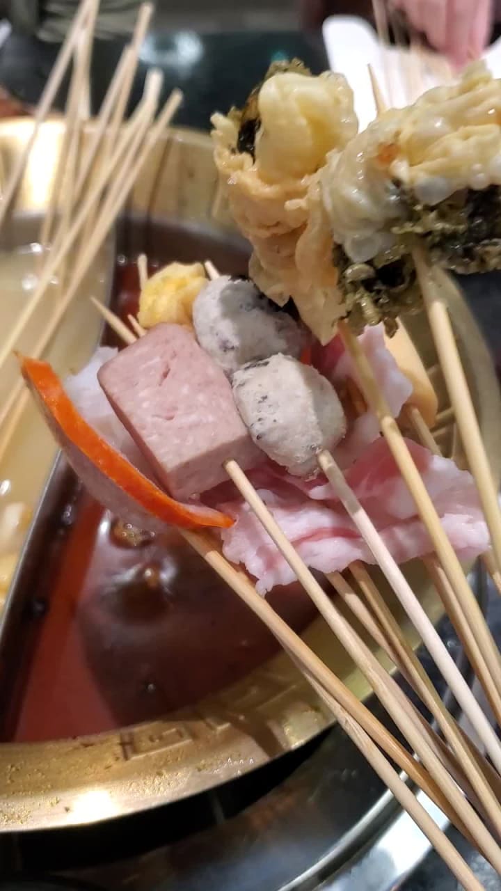 旺巴蜀·小郡肝串串香火锅 +烧烤Old Iron Hotpot