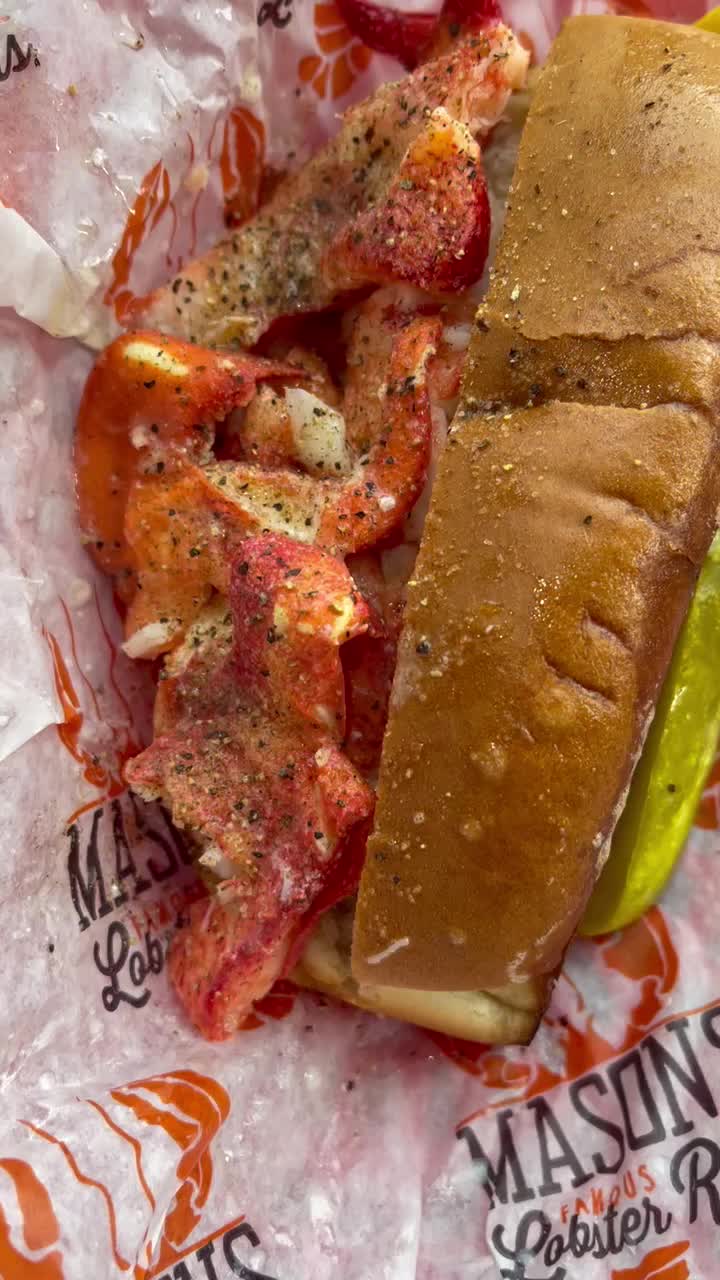 Video review of Mason's Famous Lobster Rolls