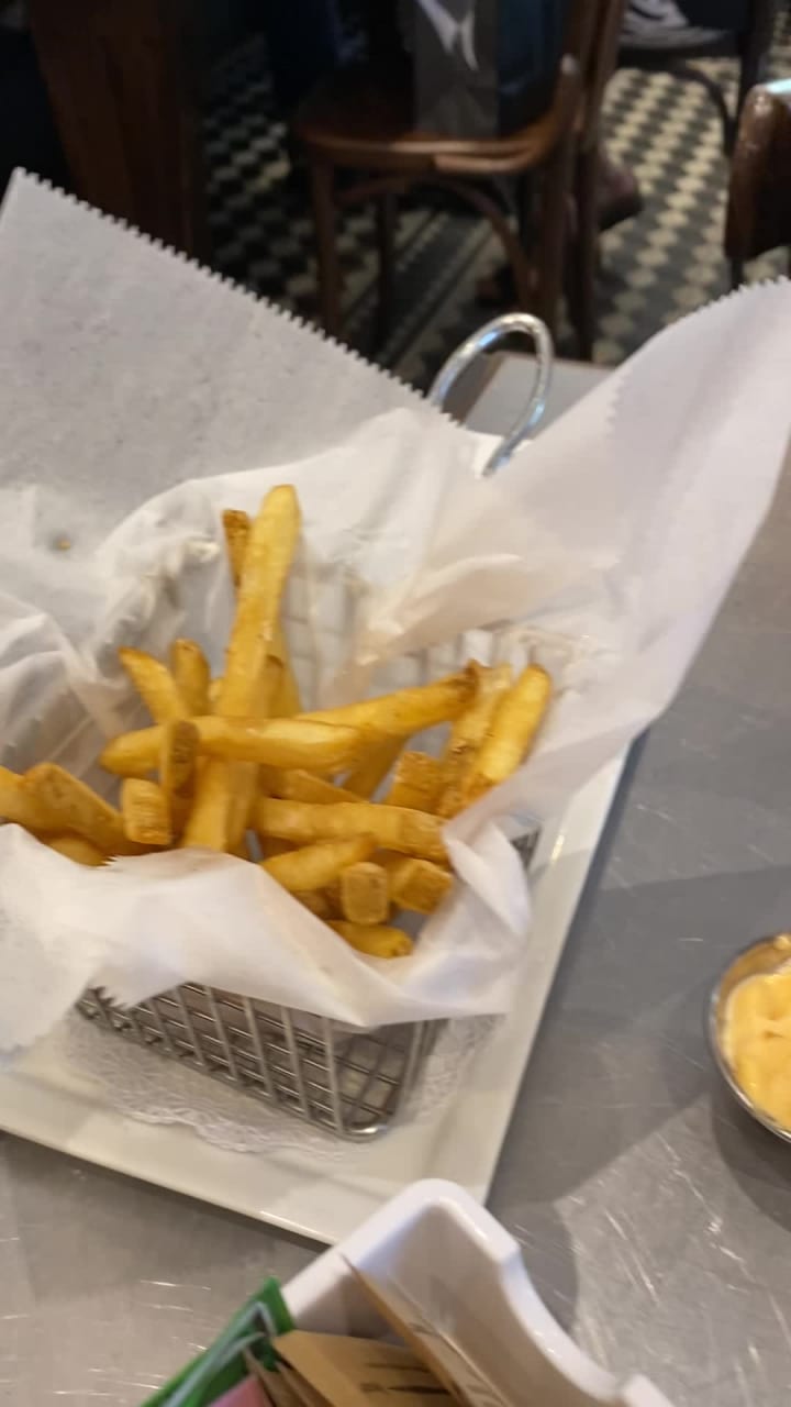 Video review of Cassis St Pete