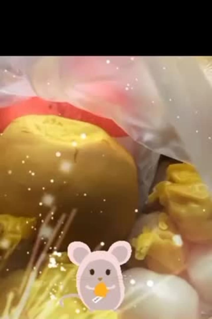 Video review of Chun Wah Kam Noodle Factory