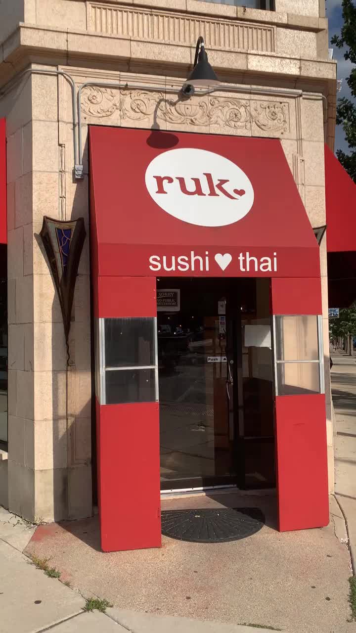 Ruk Sushi & Thai