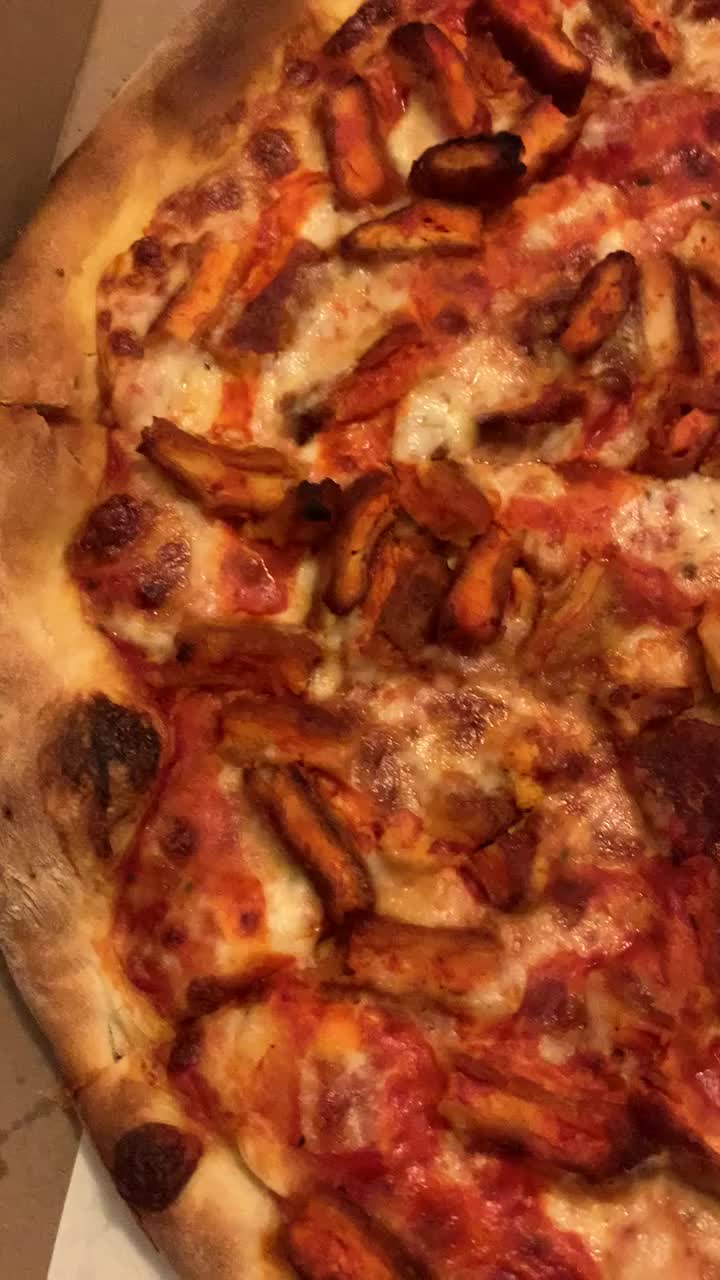 Video review of Santoni's Pizzeria and Restaurant