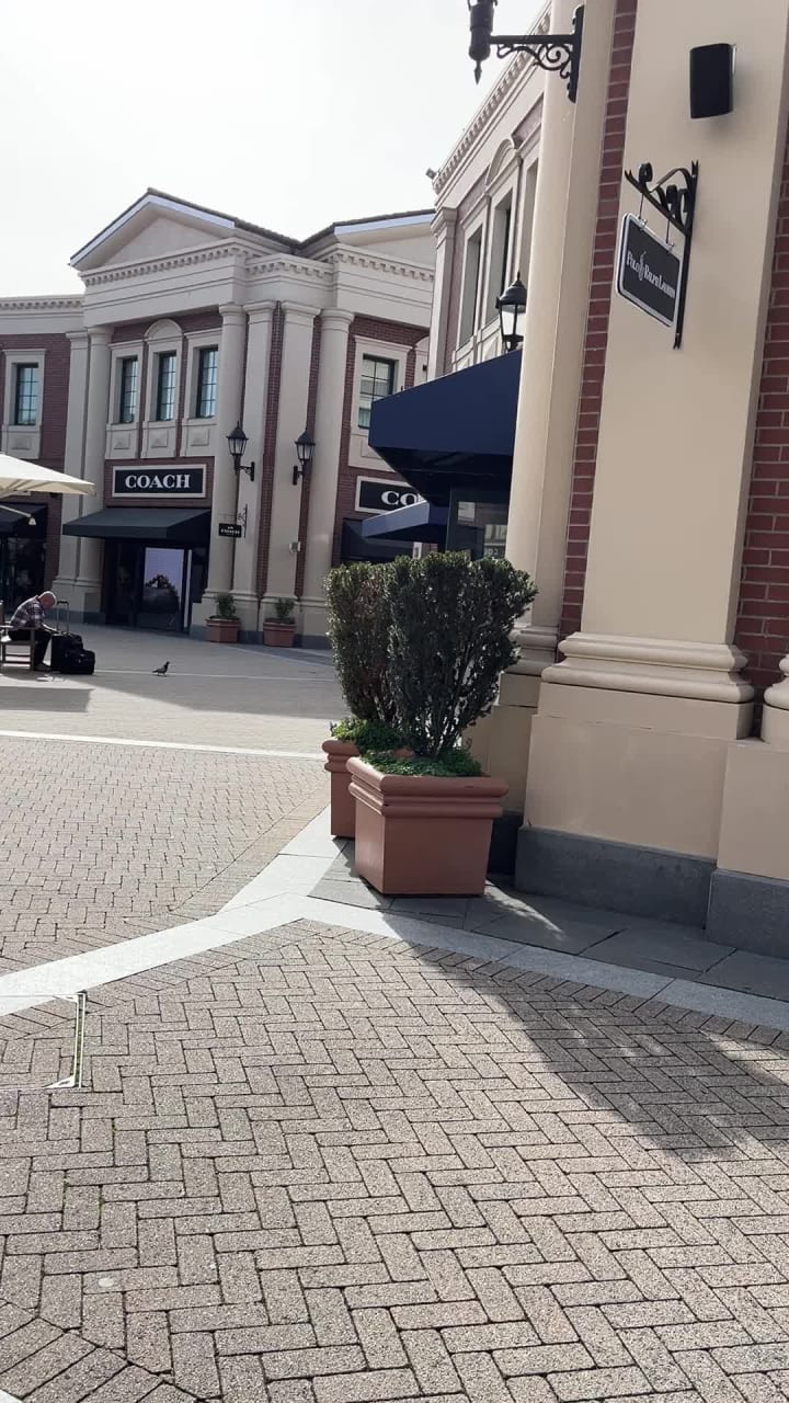 Video review of McArthurGlen Designer Outlet