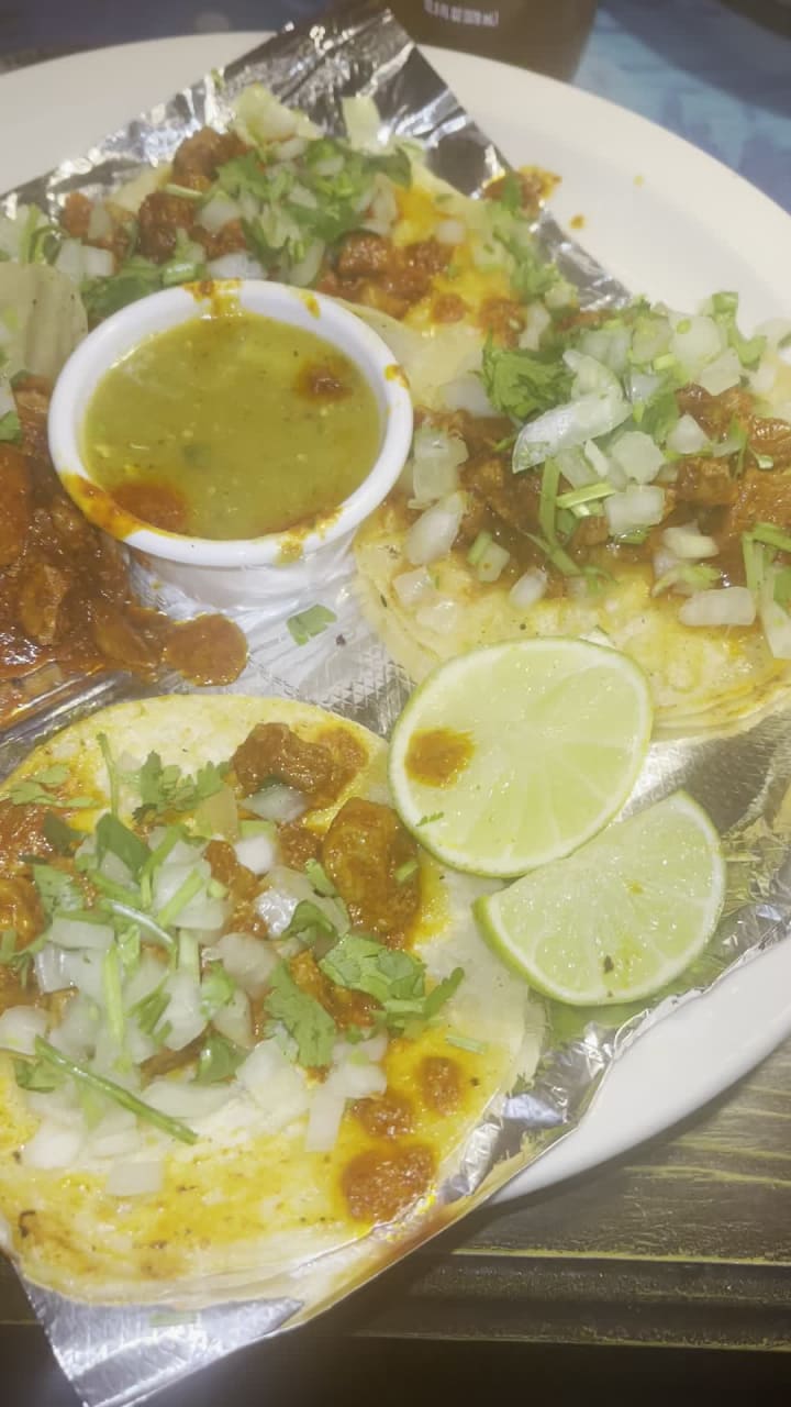 Video review of La Tolteca