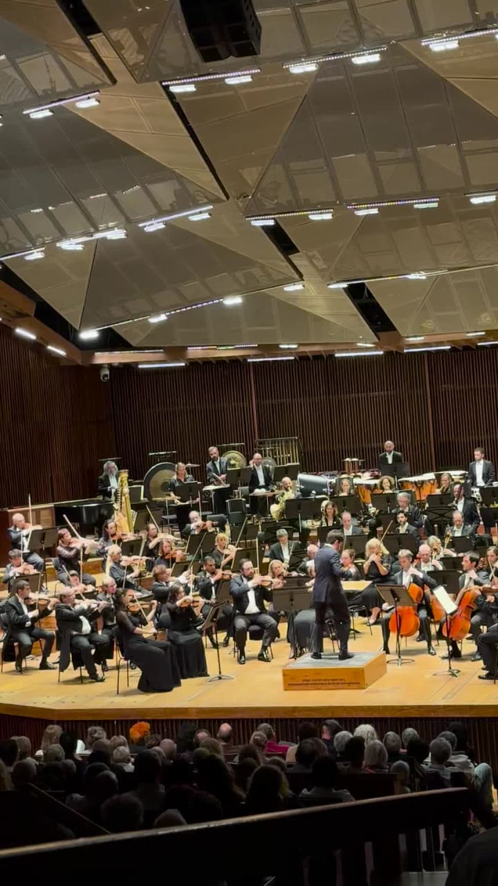 Heichal Hatarbut (היכל התרבות)