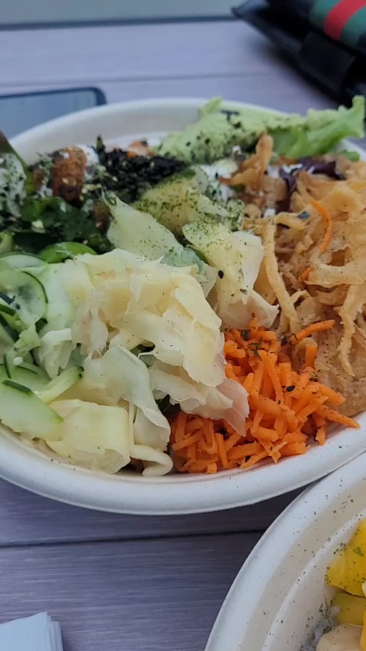 Video review of Truffle Poke Bar