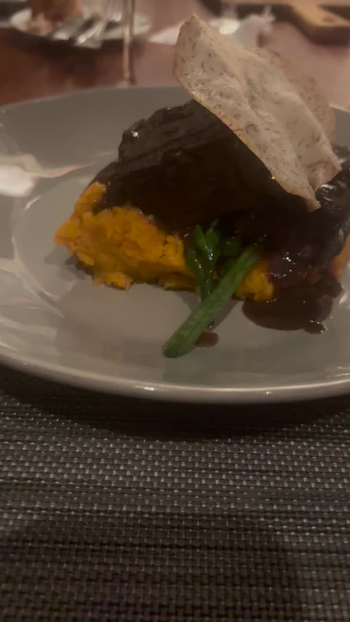 River Oaks Restaurant