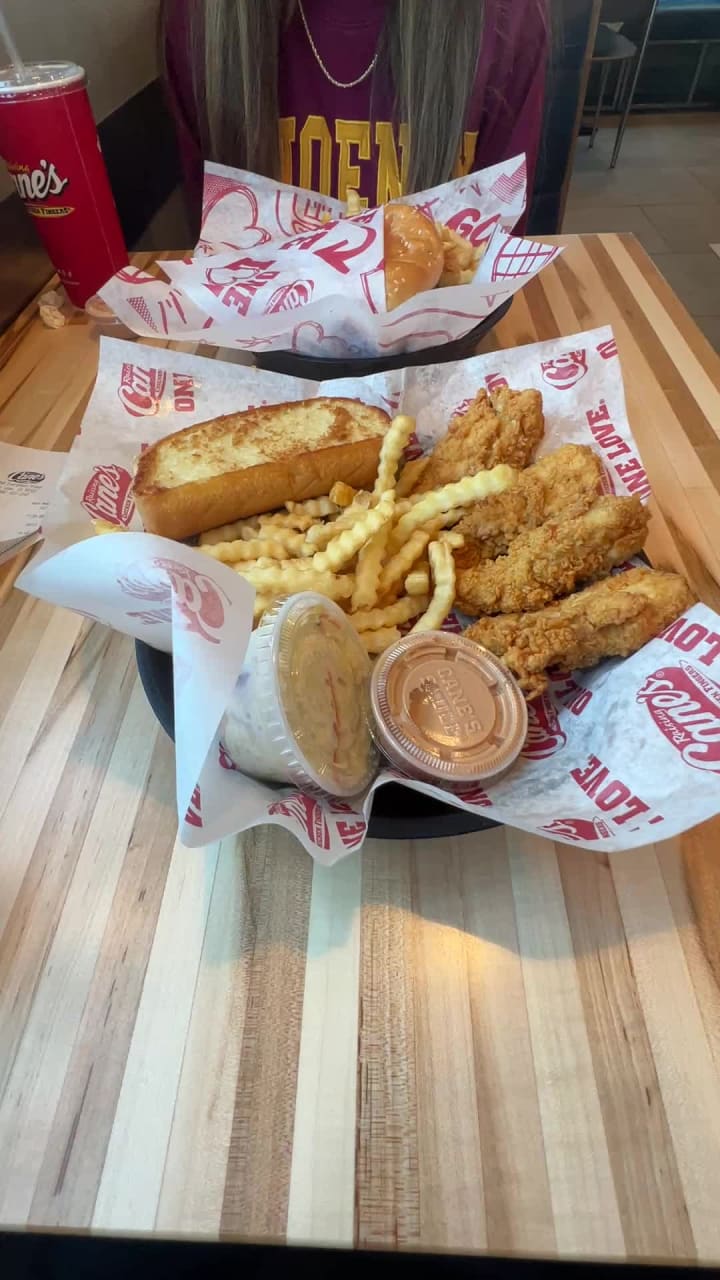 Raising Cane’s Chicken Fingers 