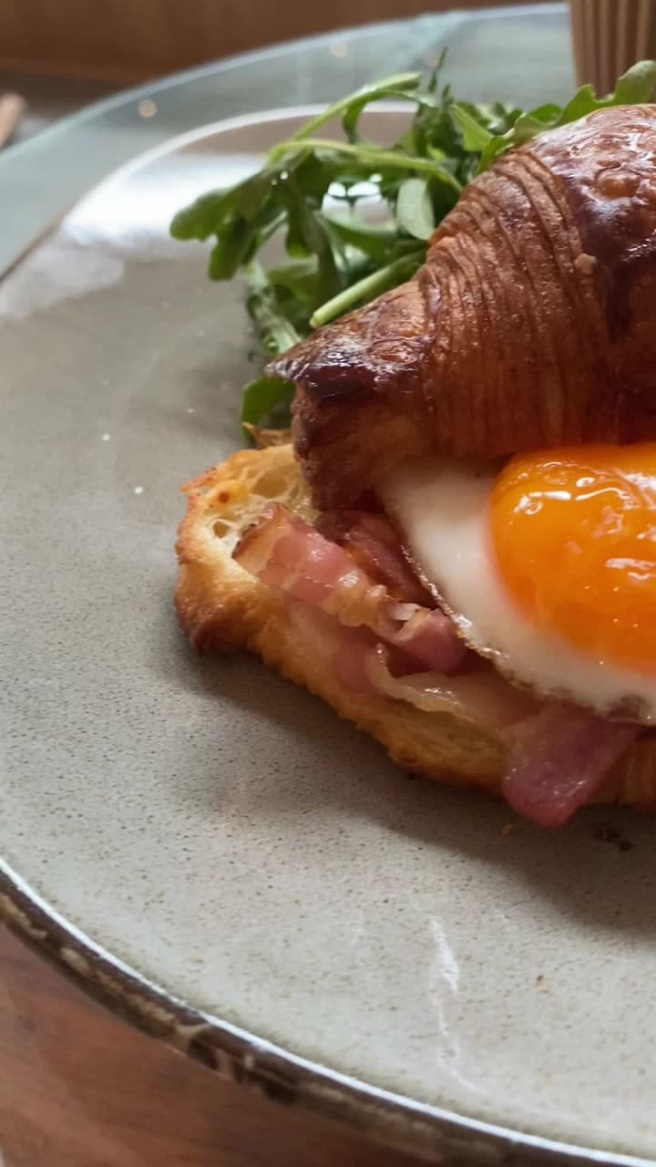 Video review of East Coast Commune