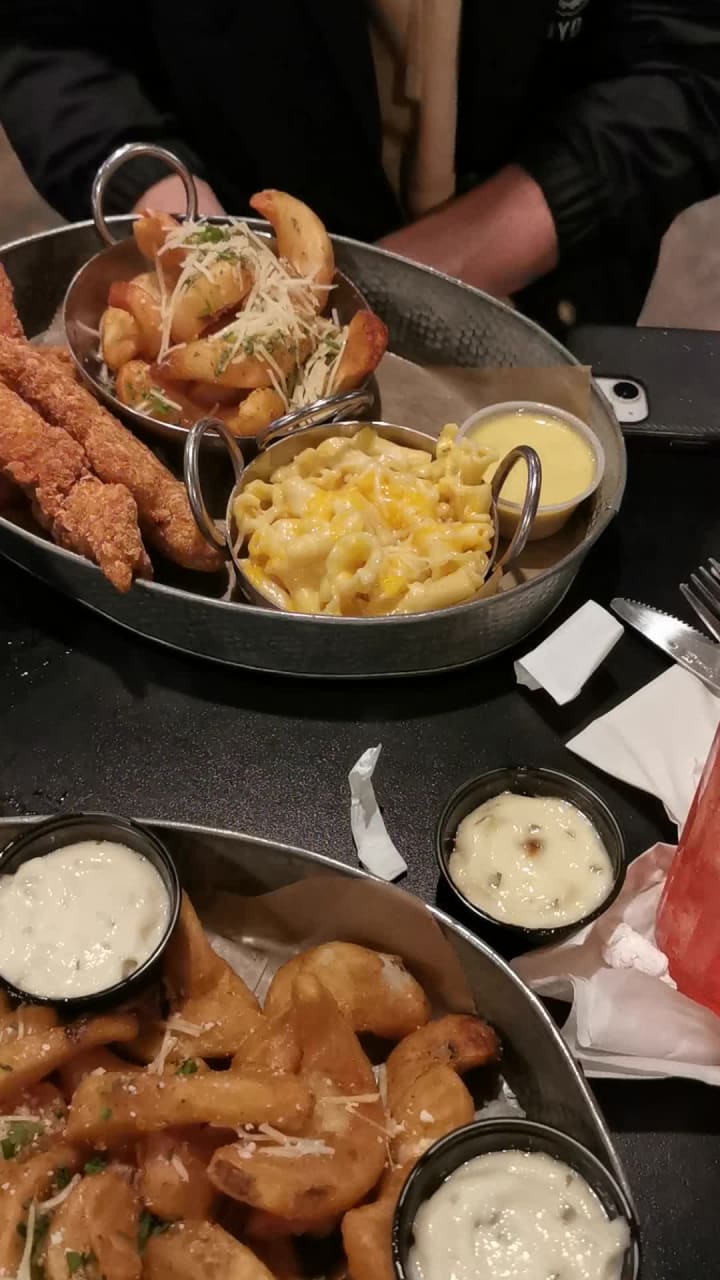 Martin's Downtown Bar and Grill