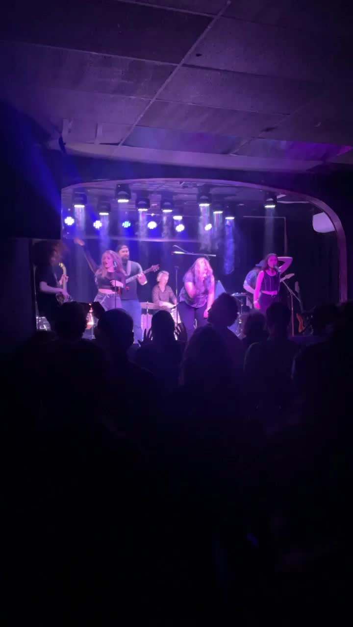 Video review of Globe Hall