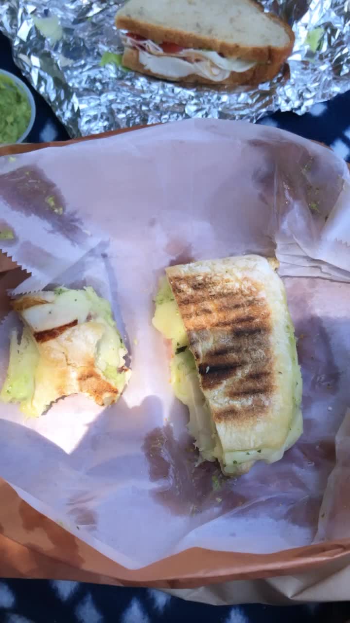 Video review of Batata Cafe