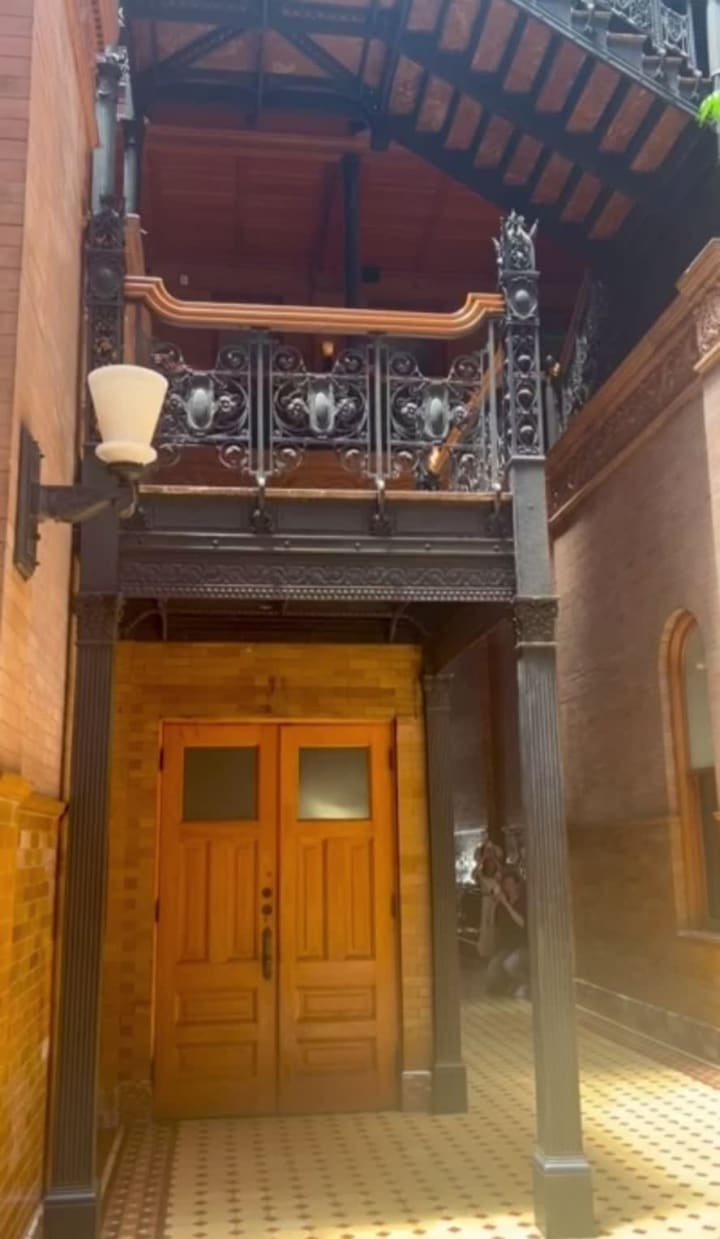 Video review of Bradbury Building