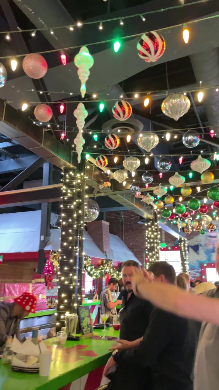 Xmas bar pop-up 4th&g