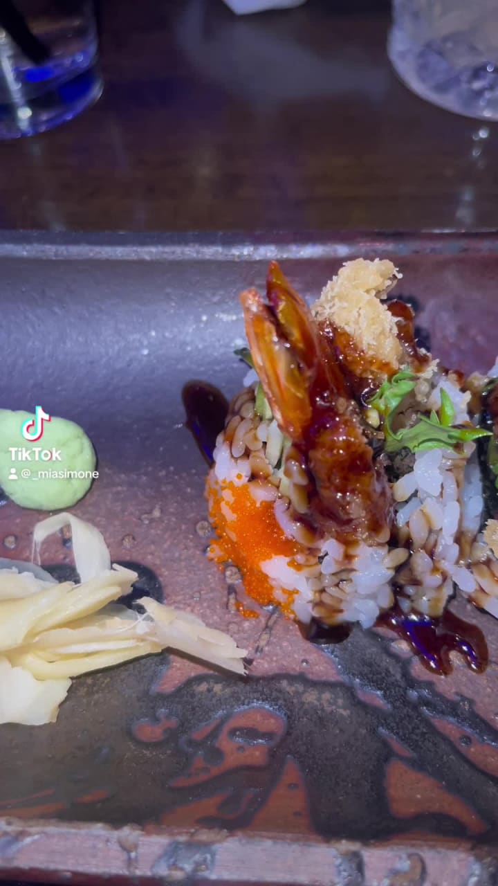 Nova II Sushi Bar & Asian Bistro