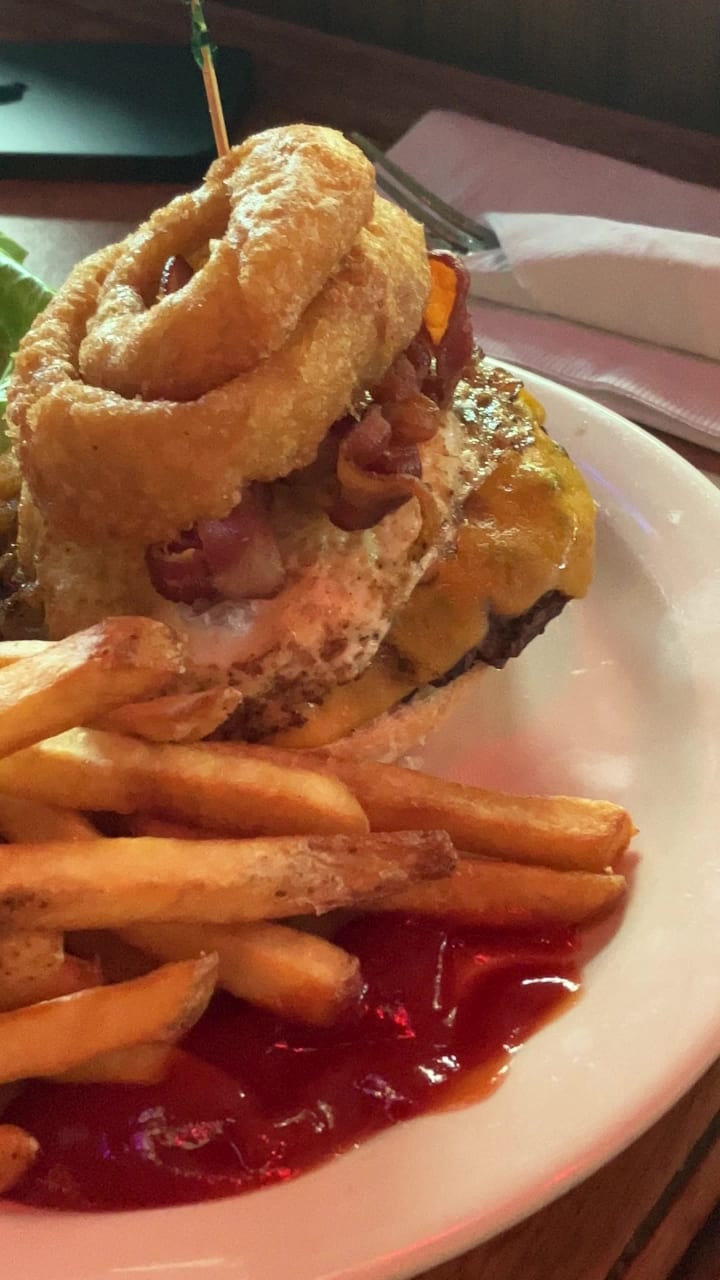 Video review of Frazier's On the Avenue