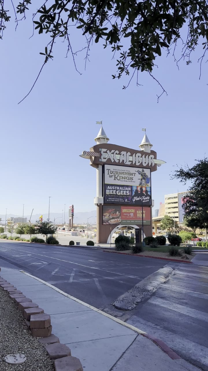 Video review of Excalibur Hotel and Casino