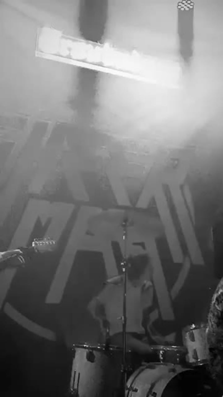 Video review of The Troubadour