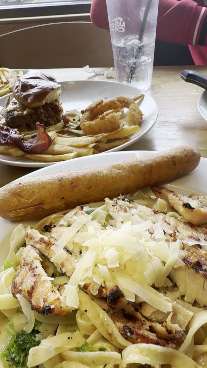 Applebee's Grill + Bar