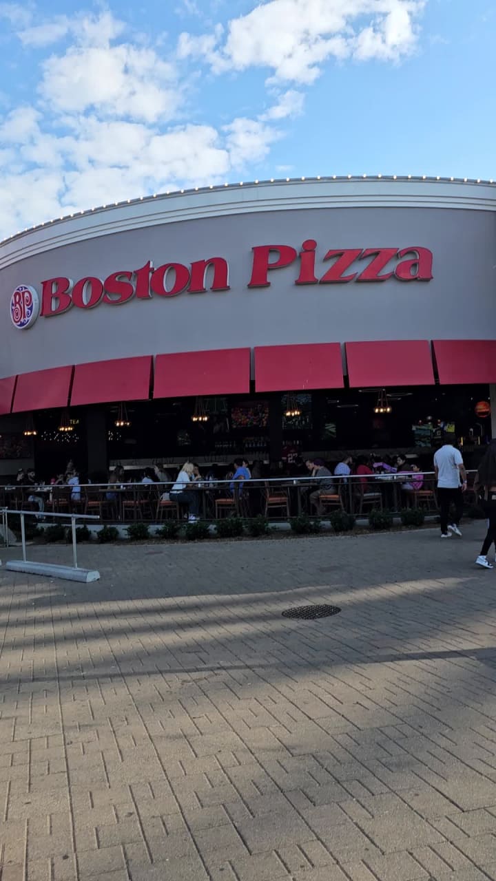 Video review of Boston Pizza