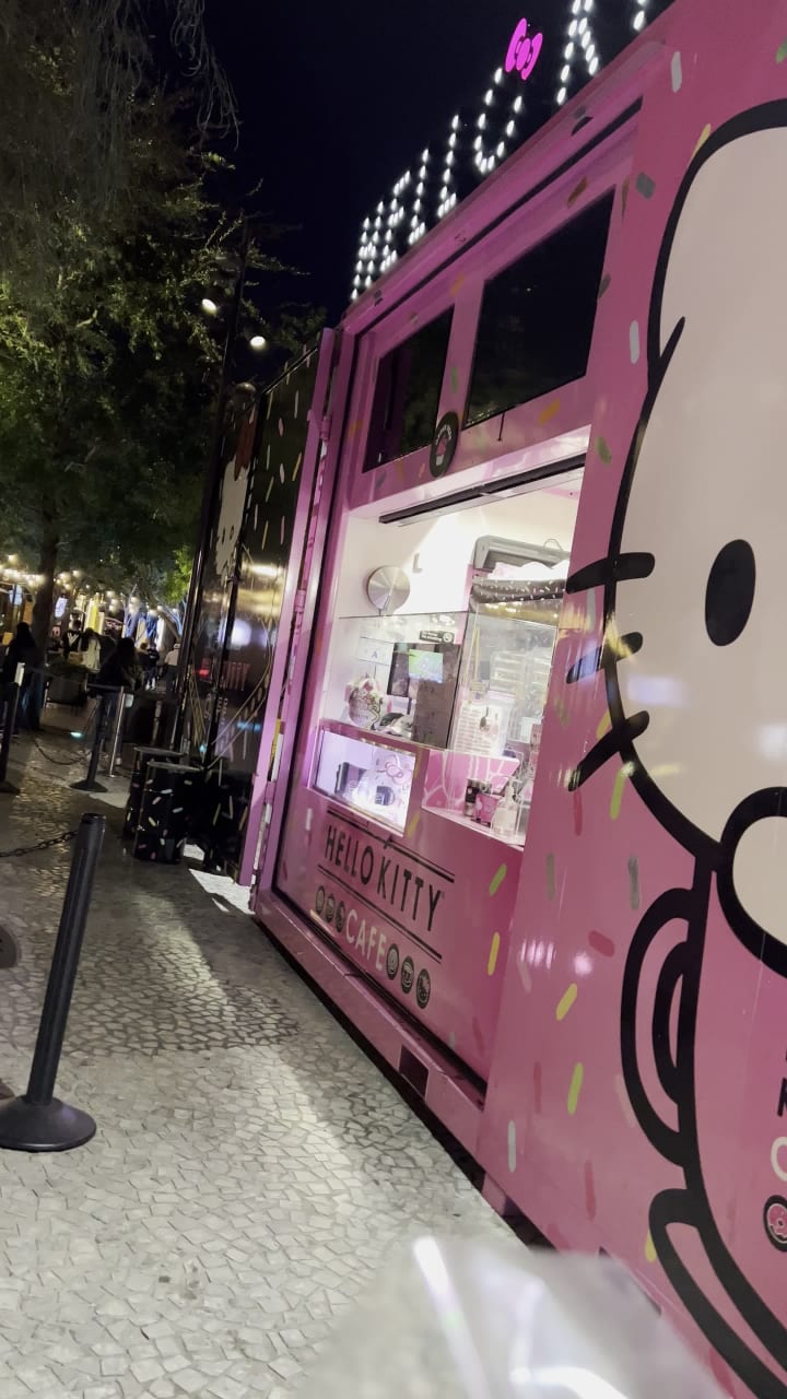 Hello Kitty Cafe