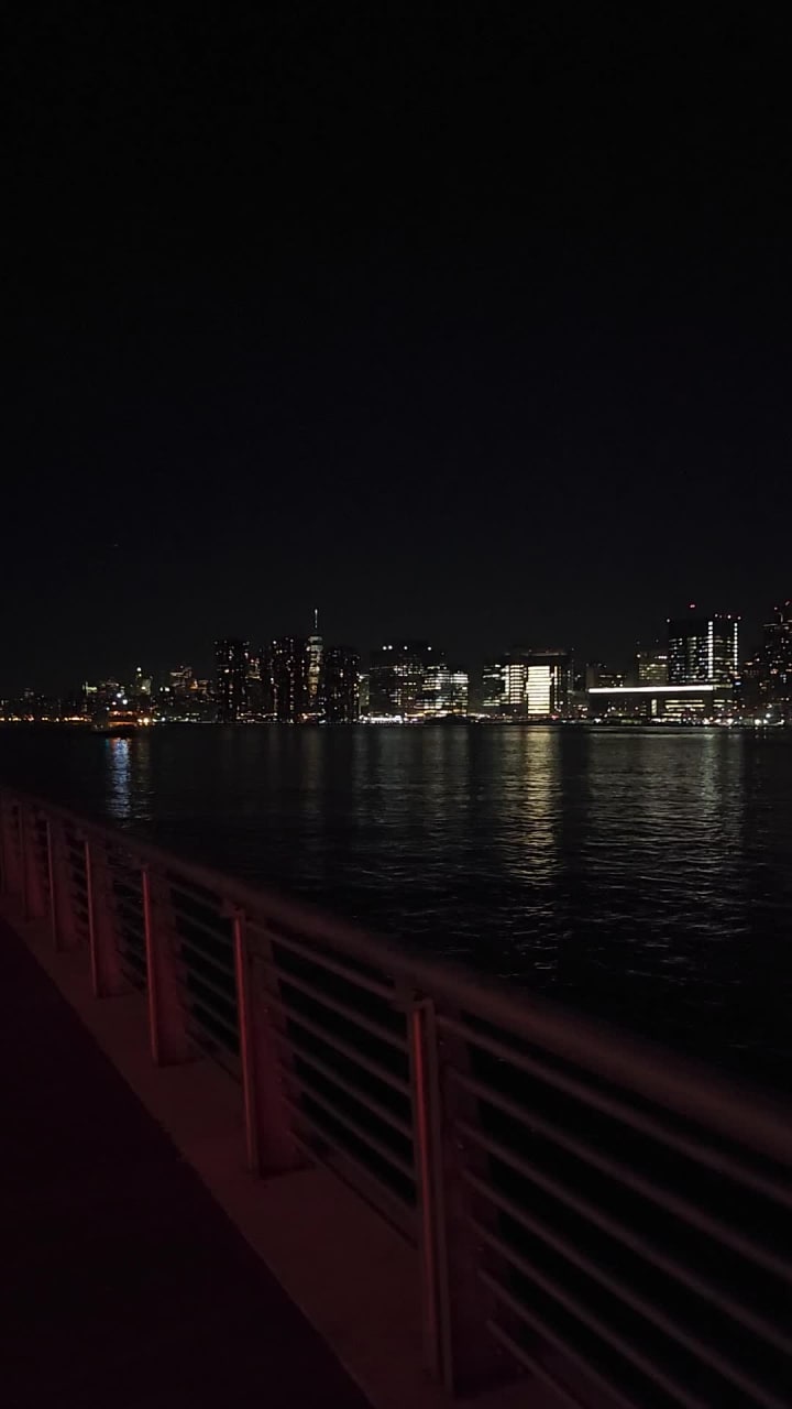 Video review of Gantry Plaza State Park