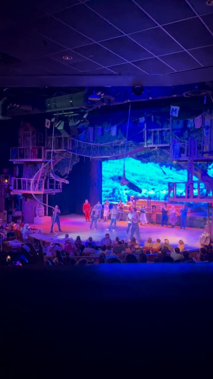 Hatfield & McCoy Dinner Show