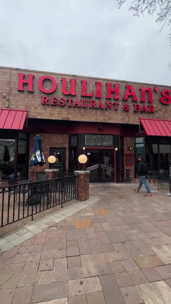 Video review of Houlihan's