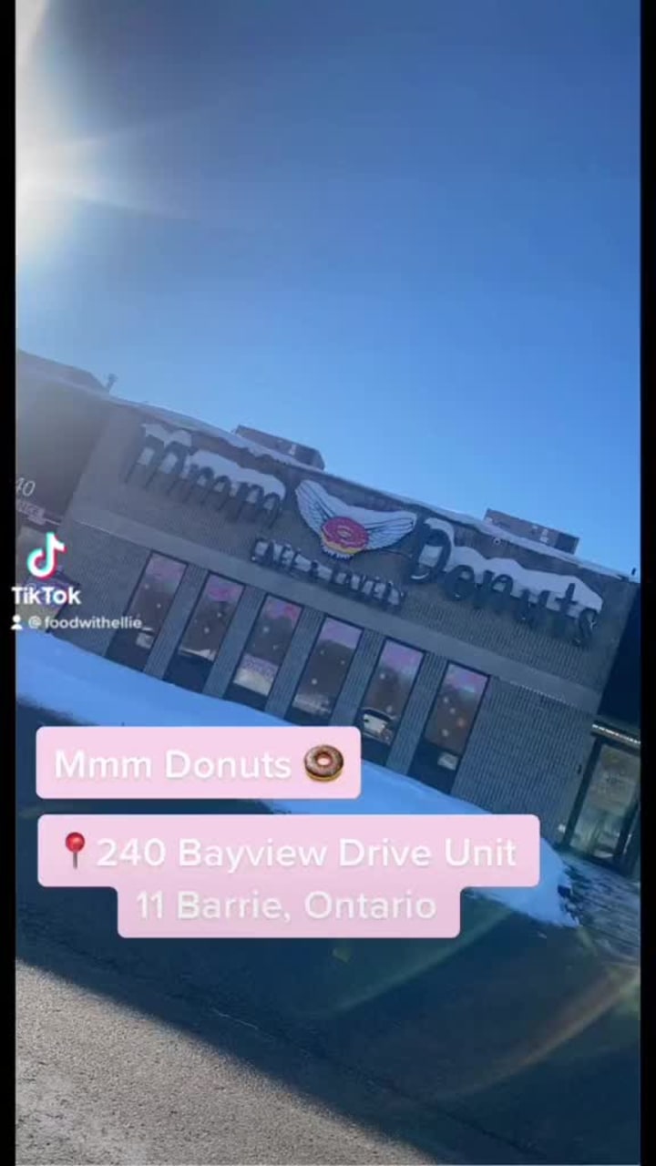 Mmm Donuts • Café & Bakery