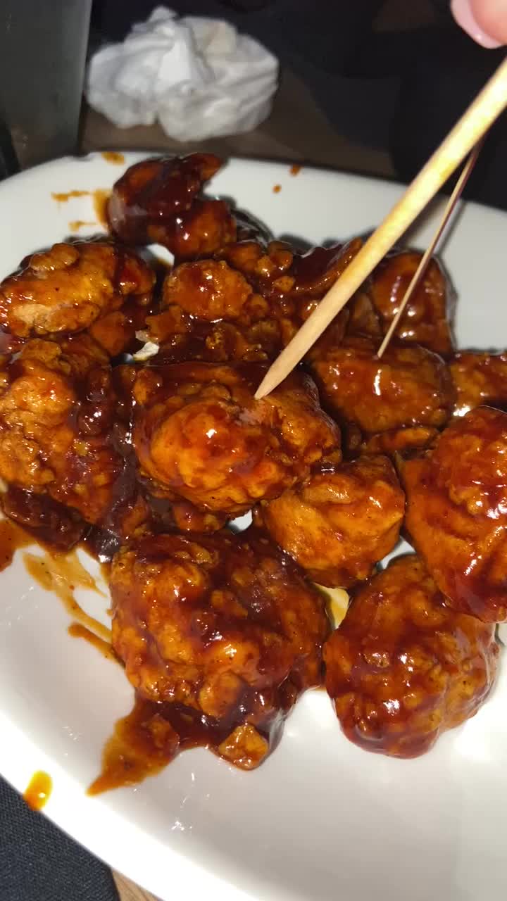 Video review of Yard House