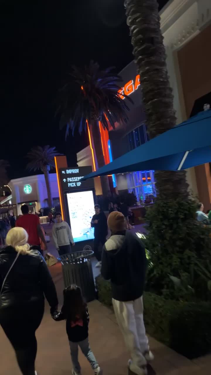 Video review of Apple Irvine Spectrum Center