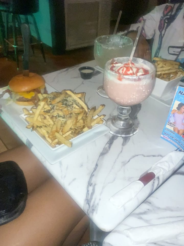 Aquaplex Fort Lauderdale Show Palace, Restaurant & Bar