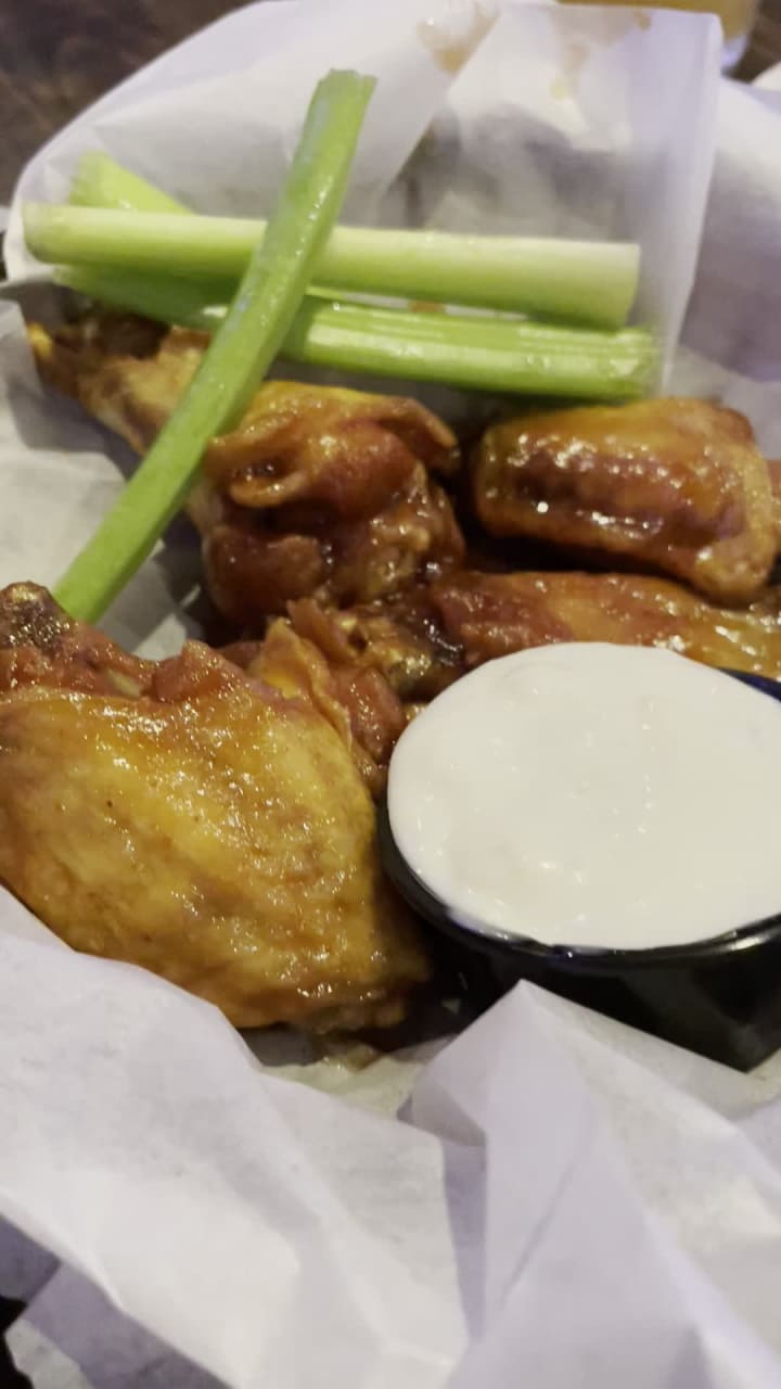 Sidelines Sports Bar & Restaurant