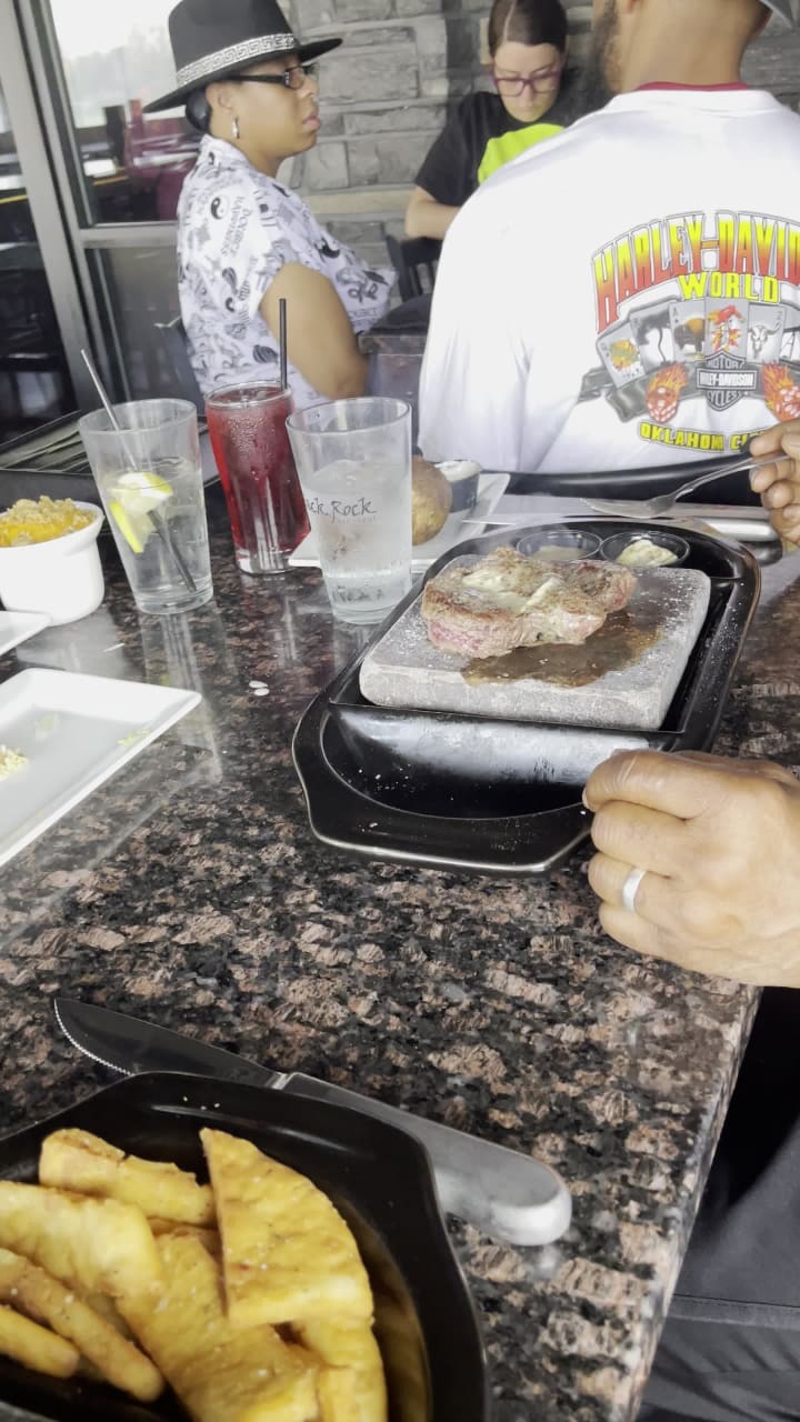 Black Rock Bar & Grill