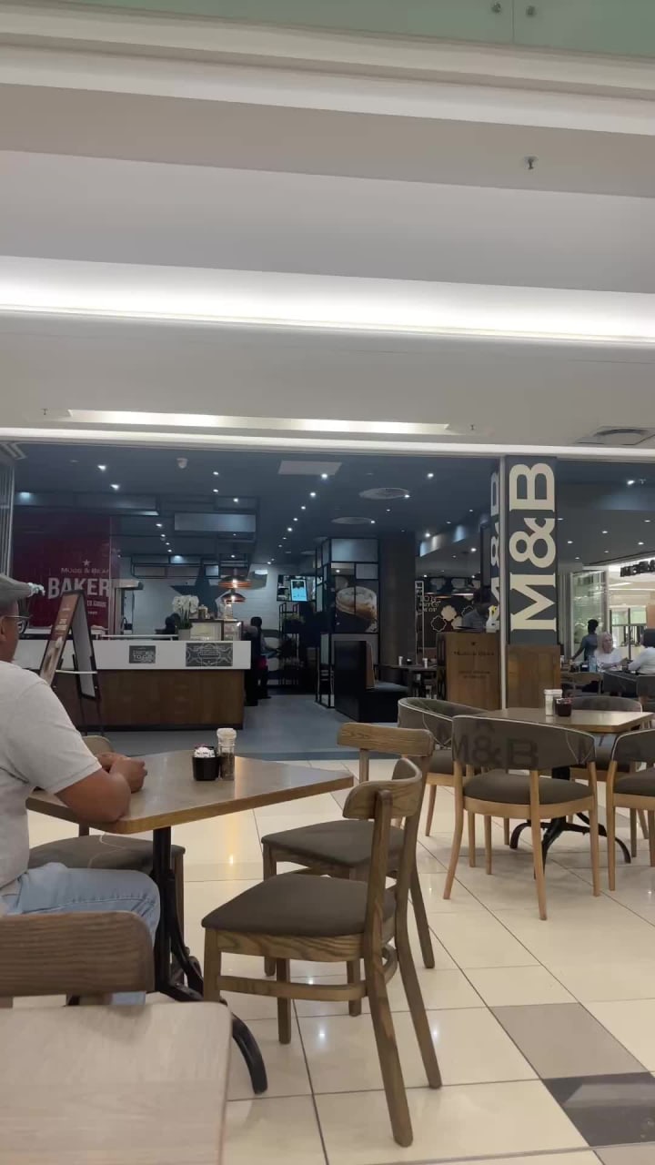 Mugg & Bean Bedford Centre