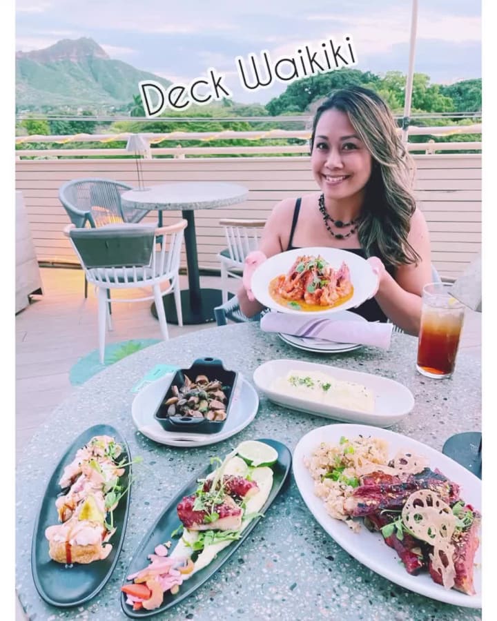 DECK. at Queen KapiÊ»olani Hotel