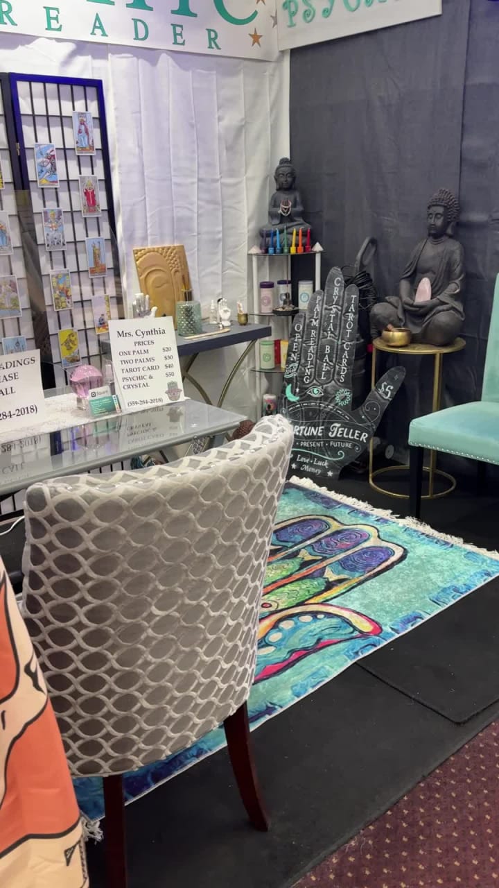 Video review of Fantastic Indoor Swapmeet