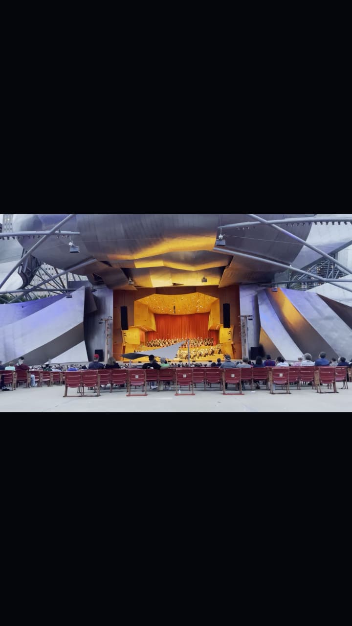 Video review of Jay Pritzker Pavilion