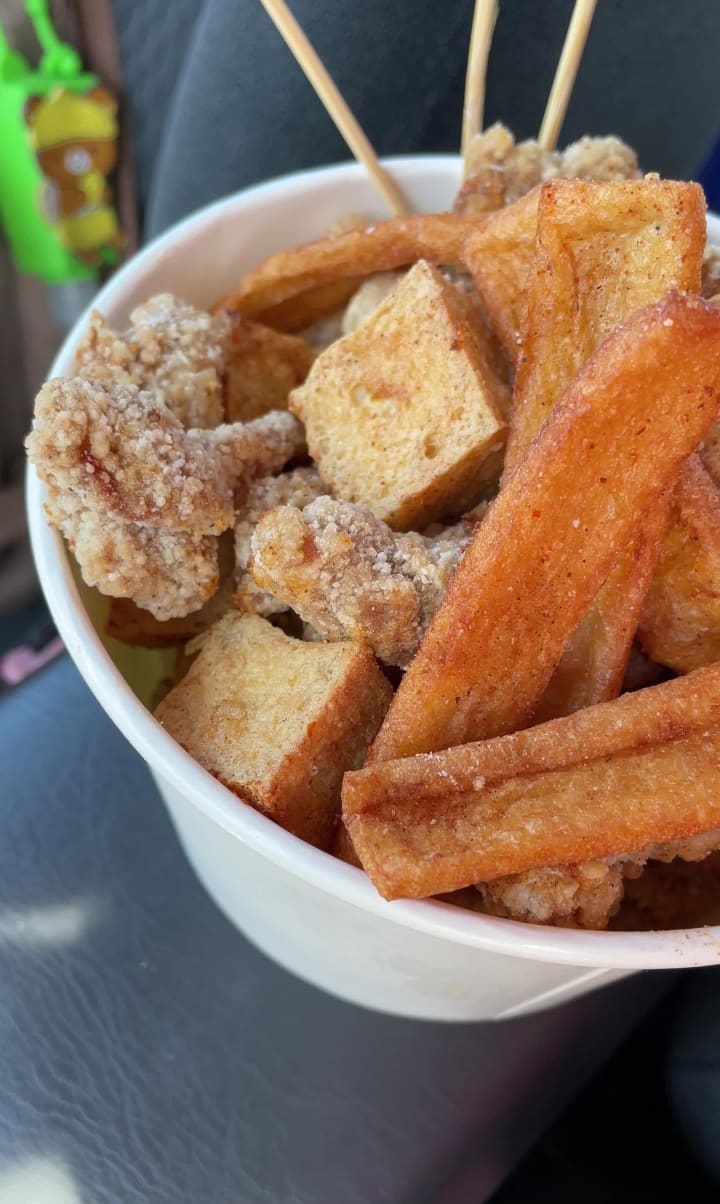 Video review of AU 79 Tea House