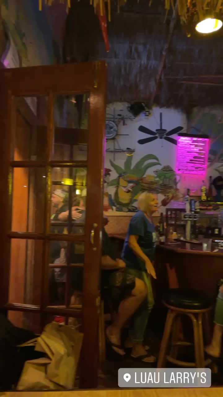 Video review of Luau Larry's