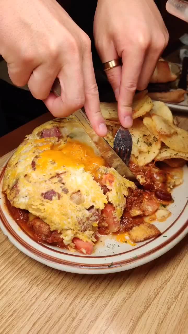Video review of Omelet House