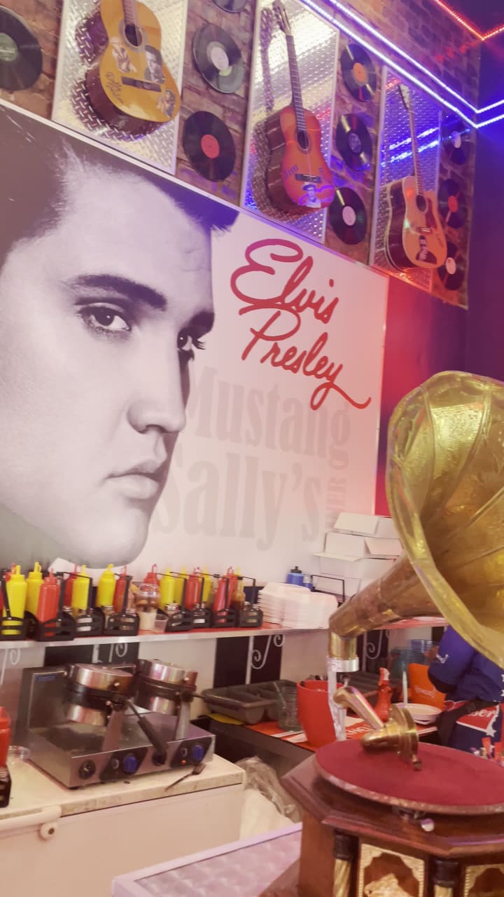 Mustang Sally's Pub & Diner