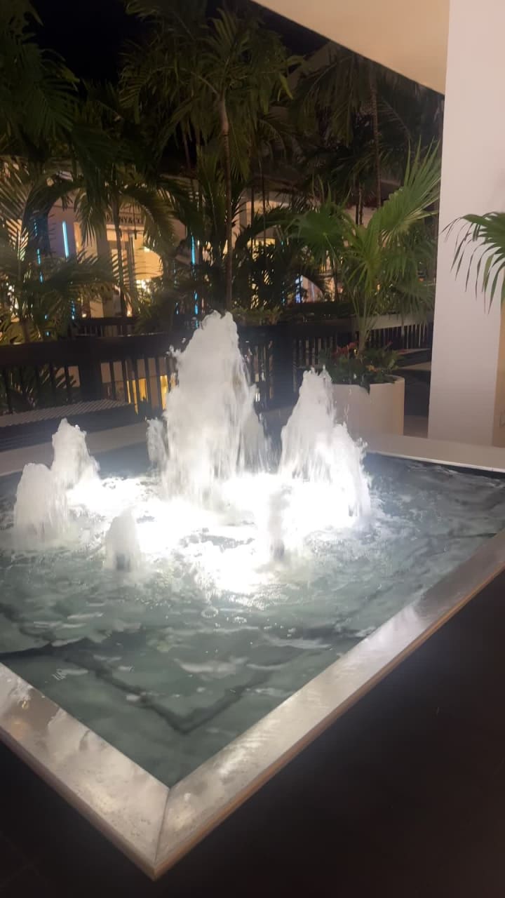 Video review of Bal Harbour Shops