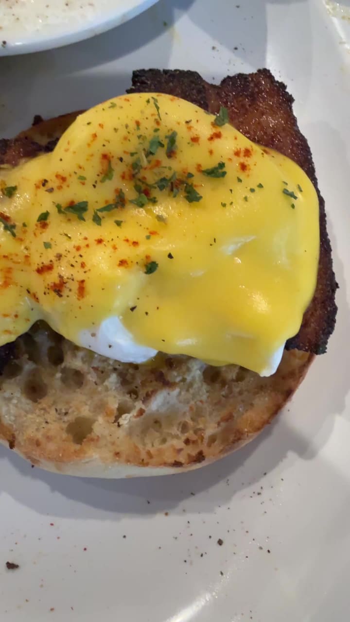 Video review of Johnny D's Waffles and Bakery