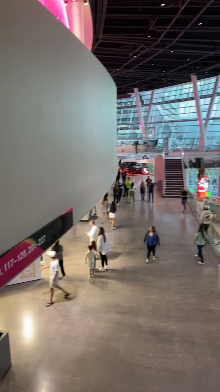 Video review of Toshiba Plaza