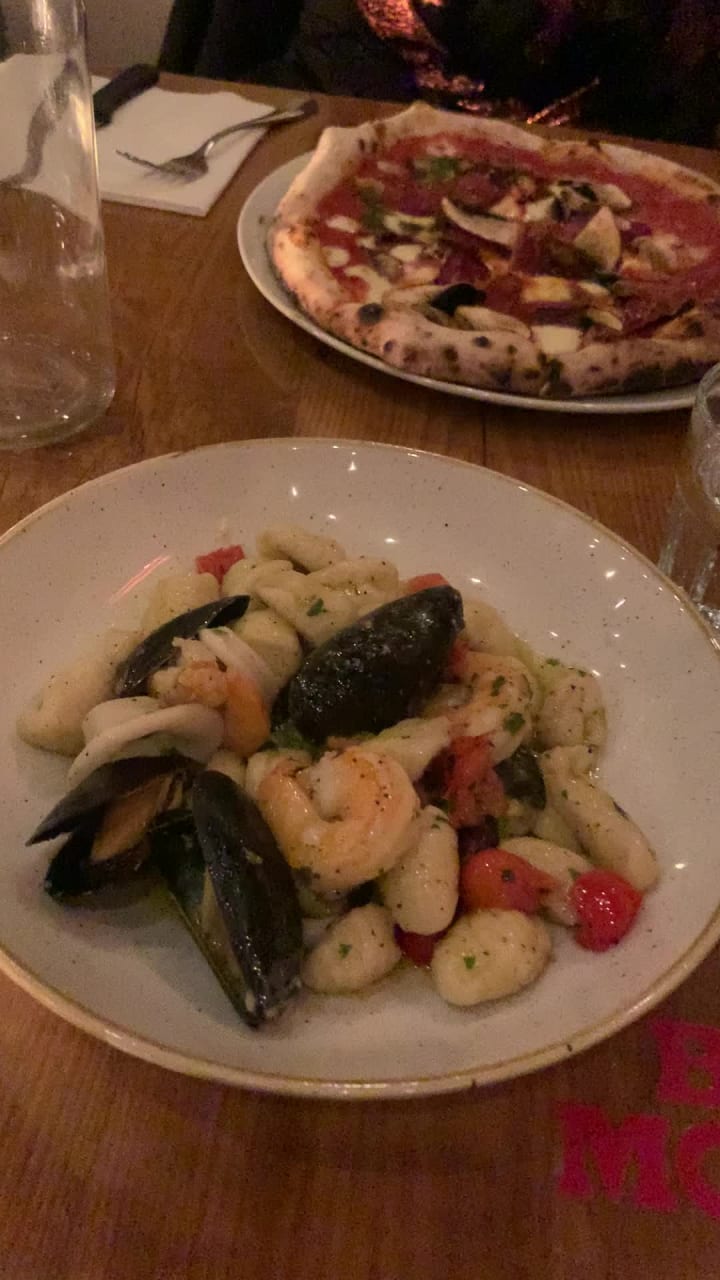 Tav's Gnocchi Pizza Bar