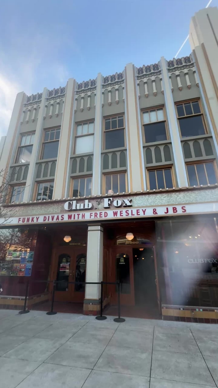 Video review of Club Fox