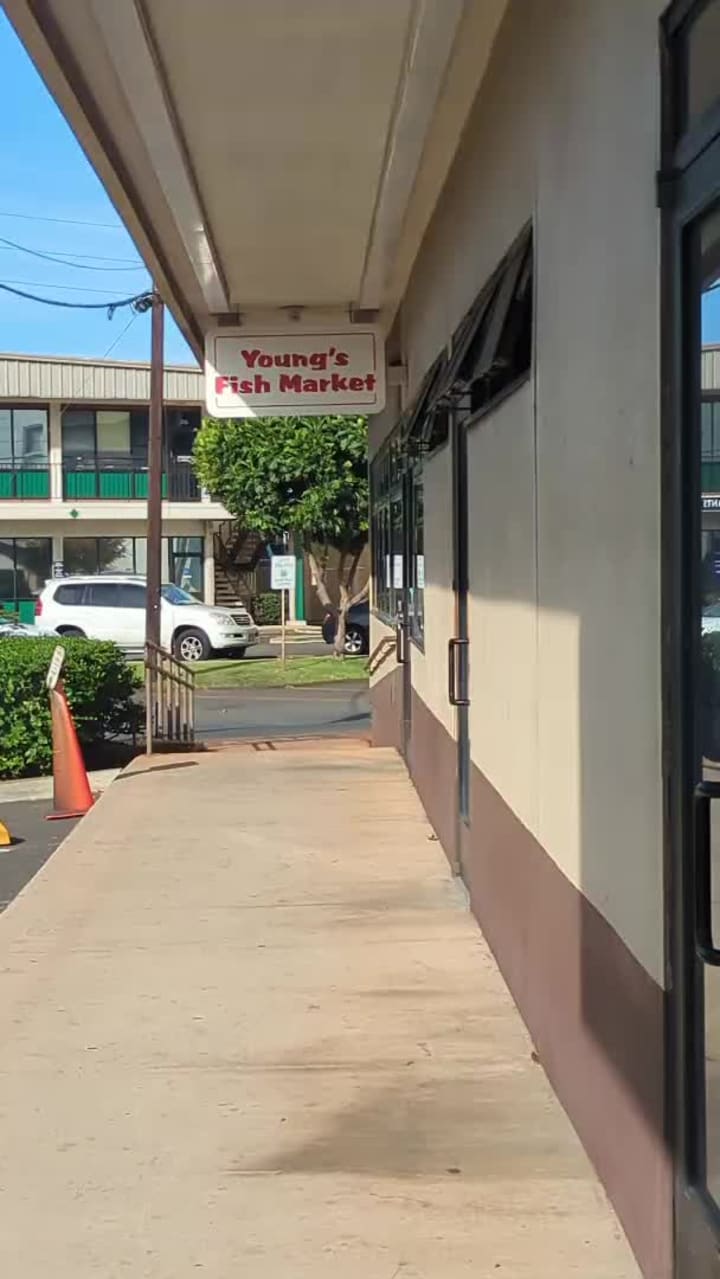 Video review of Young's Fish Market